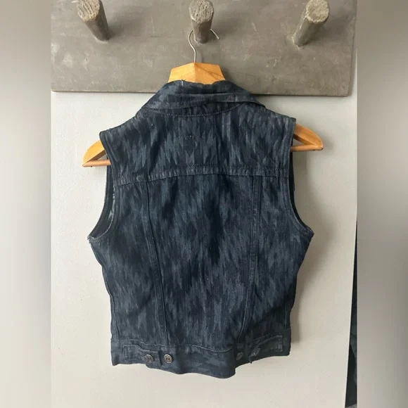 Levi’s sleeveless vest - Picture 2 of 10